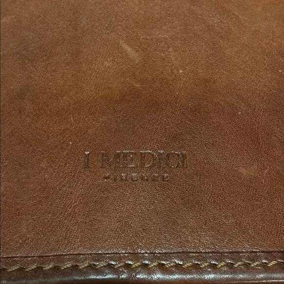 I Medici Italian Leather Messenger Bag with Adjustable Strap - Picture 2 of 14